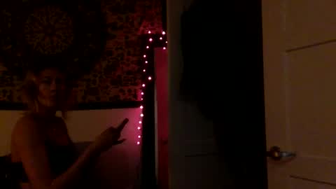 Snapshot of tinyandtatted420 chatting on 23, 11, 2025 tinyandtatted420 online show from 23, 11, 2025