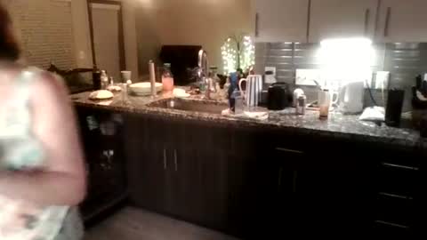 Snapshot of tinyassbossymilf chatting on 16, 7, 2026 tinyassbossymilf online show from 16, 7, 2026