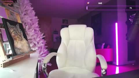 Snapshot of tinykylie chatting on 13, 2, 2026 stage Kylie Sinner brand CLITBAIT online show from 13, 2, 2026