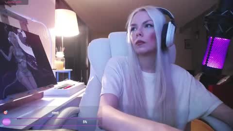 stage Kylie Sinner  brand CLITBAIT online show from 16, 4, 2026