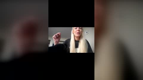 stage Kylie Sinner  brand CLITBAIT online show from 21, 5, 2026