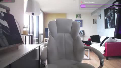 Snapshot of tinykylie chatting on 10, 6, 2026 stage Kylie Sinner brand CLITBAIT online show from 10, 6, 2026
