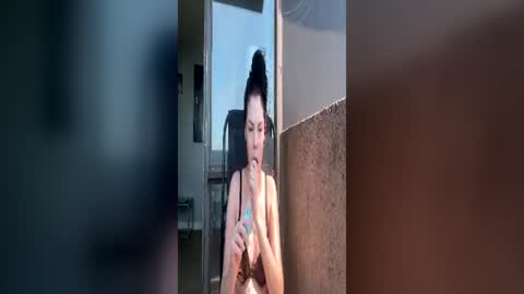 Snapshot of tinykylie chatting on 3, 7, 2026 stage Kylie Sinner brand CLITBAIT online show from 3, 7, 2026