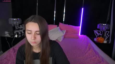 Snapshot of tinynataliee chatting on 26, 11, 2025 tinynataliee online show from 26, 11, 2025