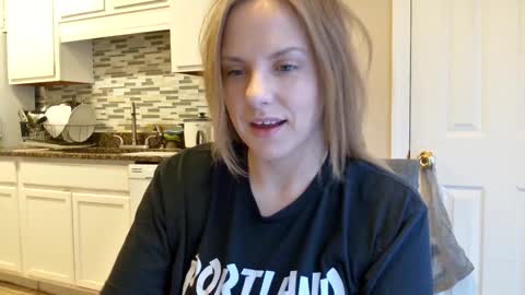 Snapshot of tinywithtiddies chatting on 19, 12, 2025 tinywithtiddies online show from 19, 12, 2025