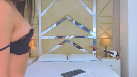 Tiphani Walker online show from 5, 12, 2025