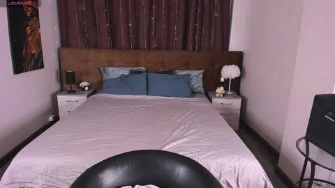 Snapshot of to_your chatting on 18, 9, 2025 2 GMT Mo Tu We Th Fr 10am-4am online show from 18, 9, 2025