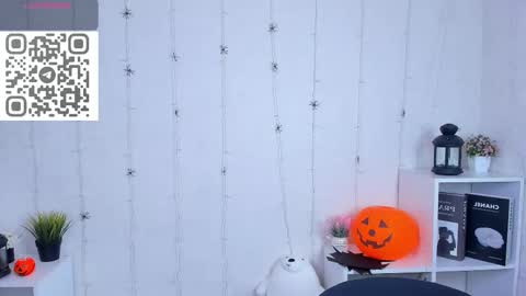 Snapshot of to_your chatting on 30, 10, 2025 2 GMT Mo Tu We Th Fr 10am-4am online show from 30, 10, 2025