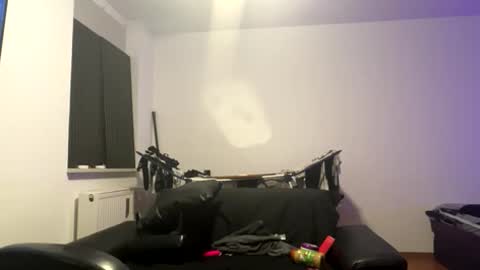 Snapshot of tobi2001x chatting on 15, 4, 2026 Tobias online show from 15, 4, 2026