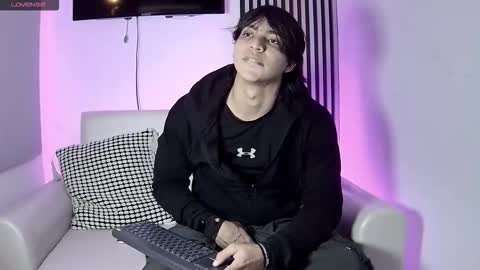 toji lee online show from 6, 11, 2025