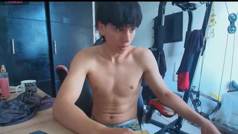 Snapshot of tokio2005 chatting on 14, 12, 2025 tokio2005 online show from 14, 12, 2025