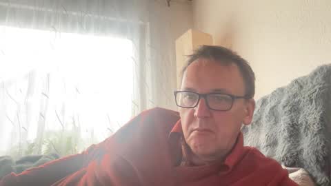 Snapshot of tom6644 chatting on 14, 11, 2025 Tom online show from 14, 11, 2025