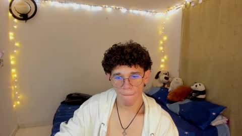 Tom Blue online show from 29, 10, 2025