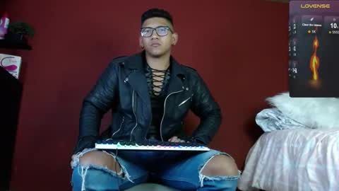 Tom online show from 22, 2, 2025