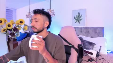 Snapshot of tom_cooper_1 chatting on 26, 9, 2025 Master of pleasure online show from 26, 9, 2025