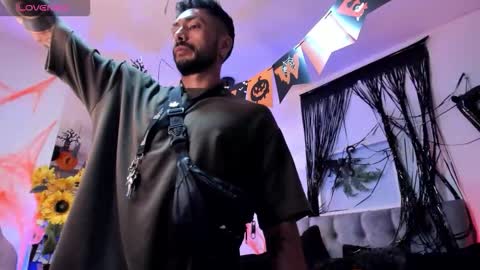 Snapshot of tom_cooper_1 chatting on 23, 10, 2025 Master of pleasure online show from 23, 10, 2025