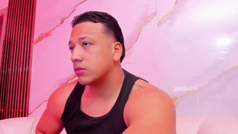 Tom muscle1 online show from 21, 12, 2025