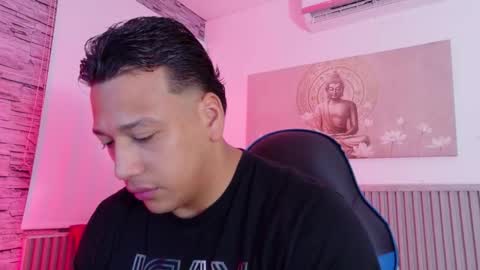 Tom muscle1 online show from 24, 2, 2026