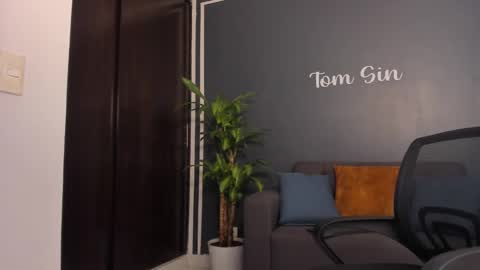 Tom Sin online show from 11, 1, 2025