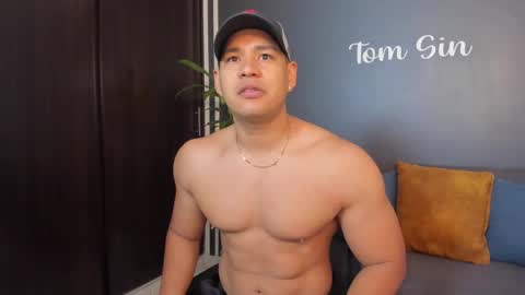 Tom Sin online show from 18, 1, 2025