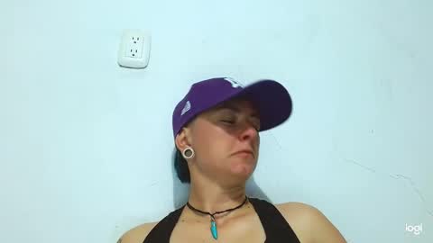 Snapshot of tomboyblue chatting on 19, 1, 2025 Blue online show from 19, 1, 2025