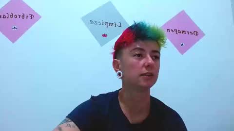 Snapshot of tomboyblue chatting on 24, 9, 2025 Blue online show from 24, 9, 2025
