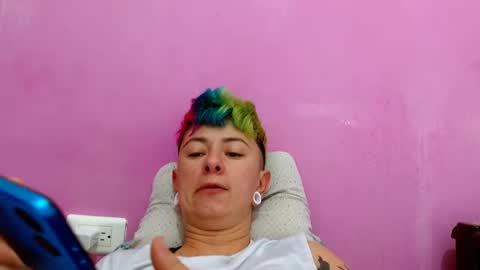 Snapshot of tomboyblue chatting on 5, 10, 2025 Blue online show from 5, 10, 2025