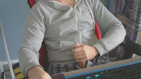 Snapshot of tomin3m chatting on 6, 1, 2025 tomin3m online show from 6, 1, 2025