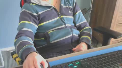 Snapshot of tomin3m chatting on 2, 3, 2025 tomin3m online show from 2, 3, 2025