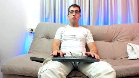 Snapshot of tommas_johnson chatting on 1, 3, 2026 Tomas online show from 1, 3, 2026