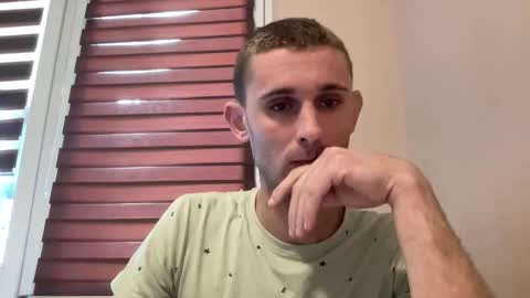 Snapshot of tommilovee chatting on 25, 5, 2026 tommilovee online show from 25, 5, 2026