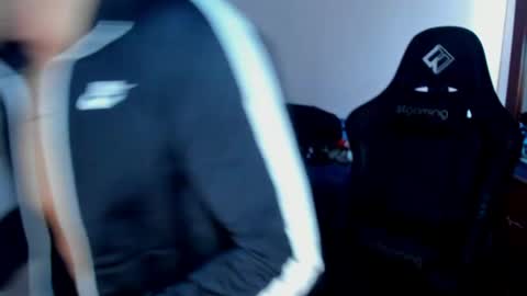 Twitter BreddTommy IG tommy bredd online show from 12, 4, 2026