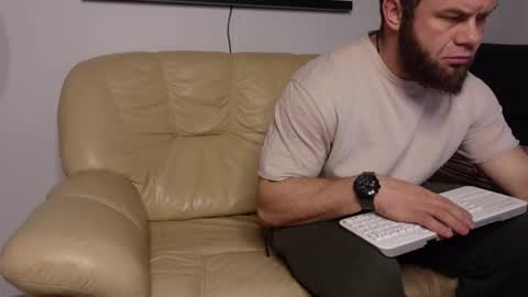 Snapshot of tommy_burnzzz chatting on 18, 12, 2024 tommy burnzzz online show from 18, 12, 2024