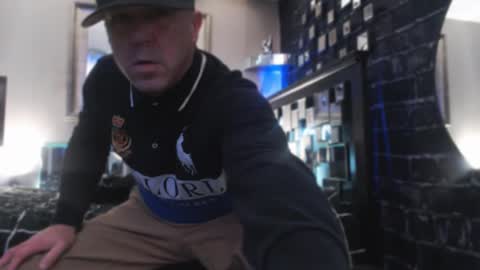 Snapshot of tommy_knuckles chatting on 17, 11, 2025 Tommy online show from 17, 11, 2025