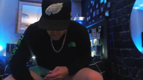 Snapshot of tommy_knuckles chatting on 24, 11, 2025 Tommy online show from 24, 11, 2025