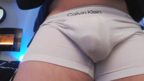 Snapshot of tommy_knuckles chatting on 25, 11, 2025 Tommy online show from 25, 11, 2025