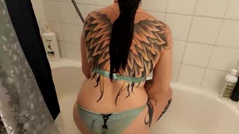 tommybones4l93 online show from 28, 11, 2025