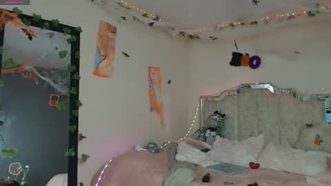 leyla  online show from 24, 10, 2025