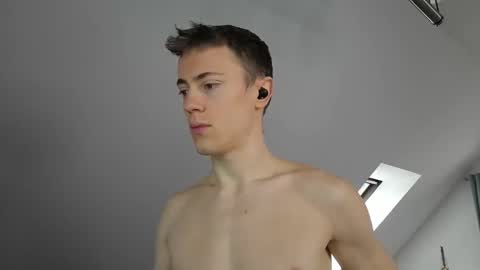 Snapshot of tomtimon11 chatting on 3, 11, 2025 tomtimon11 online show from 3, 11, 2025