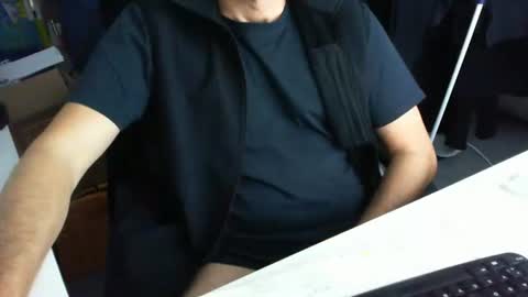 Snapshot of tomtom02029 chatting on 24, 11, 2025 Tom online show from 24, 11, 2025