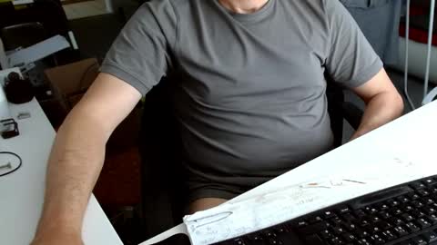 Snapshot of tomtom02029 chatting on 28, 4, 2026 Tom online show from 28, 4, 2026