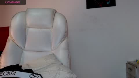 Snapshot of tonibelmont chatting on 4, 12, 2024 TONI BELMONT online show from 4, 12, 2024