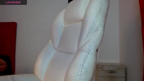 Snapshot of tonibelmont chatting on 11, 12, 2024 TONI BELMONT online show from 11, 12, 2024