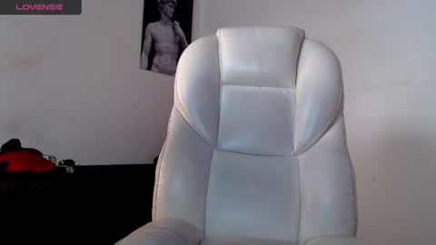 Snapshot of tonibelmont chatting on 12, 1, 2025 TONI BELMONT online show from 12, 1, 2025