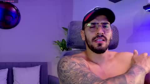 Snapshot of tony_muscle1 chatting on 17, 7, 2026 tony muscle1 online show from 17, 7, 2026