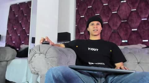 Snapshot of tonybenedetti chatting on 14, 7, 2026 Tony Benedetti online show from 14, 7, 2026