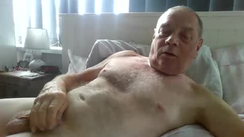 Snapshot of tonygibbson62 chatting on 11, 7, 2026 tonygibbson62 online show from 11, 7, 2026