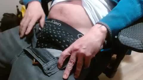 tonytonytony3001 online show from 8, 2, 2025