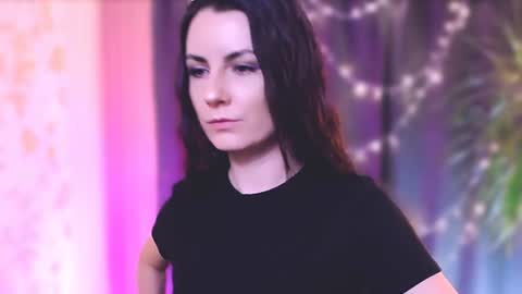 Snapshot of too_beautiful chatting on 12, 1, 2025 Elizabeth online show from 12, 1, 2025