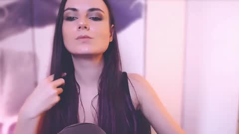 Snapshot of too_beautiful chatting on 19, 1, 2025 Elizabeth online show from 19, 1, 2025